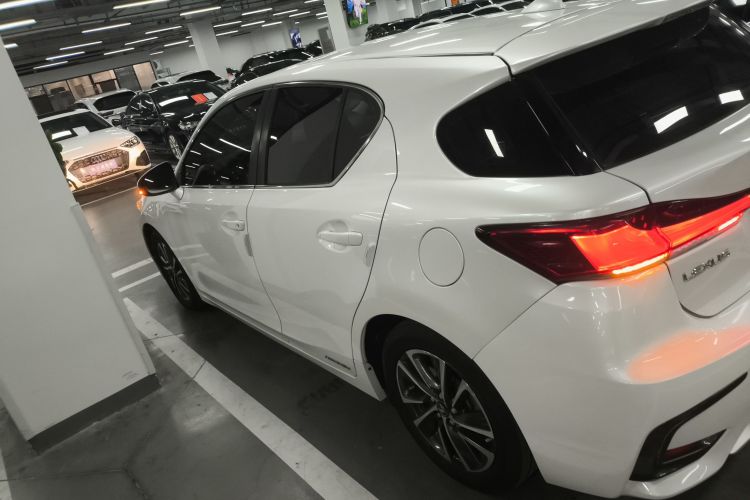 雷克萨斯CT 2017款 CT200h 精英版 单色 国V车身外观4