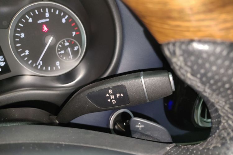 奔驰 威霆 2021款 2.0T 精英版 7座局部细节18