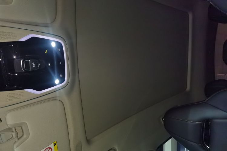 领克01 2023款 2.0TD 两驱型Pro中控内饰22