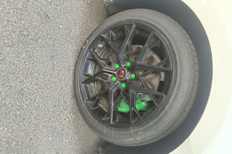 名爵 MG7 2023款 2.0T 自动猎美奢享版车身外观10