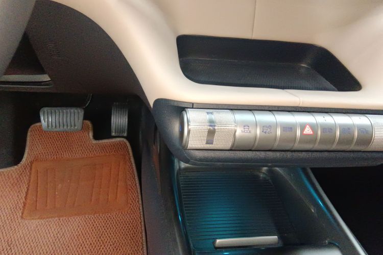 比亚迪 海豚 2023款 420km 时尚版中控内饰18