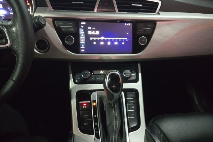 吉利汽车 博越 2018款 1.8TD 自动两驱智尊型4G互联版中控内饰16