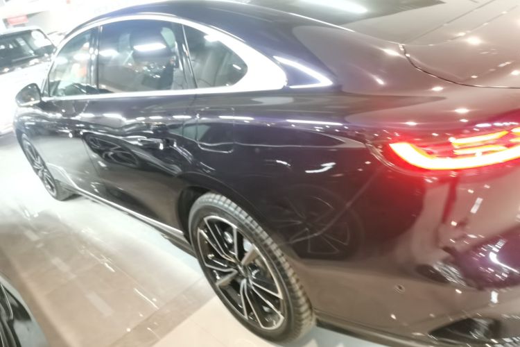 岚图汽车 岚图追光 2024款 PHEV 四驱超长续航旗舰版车身外观4