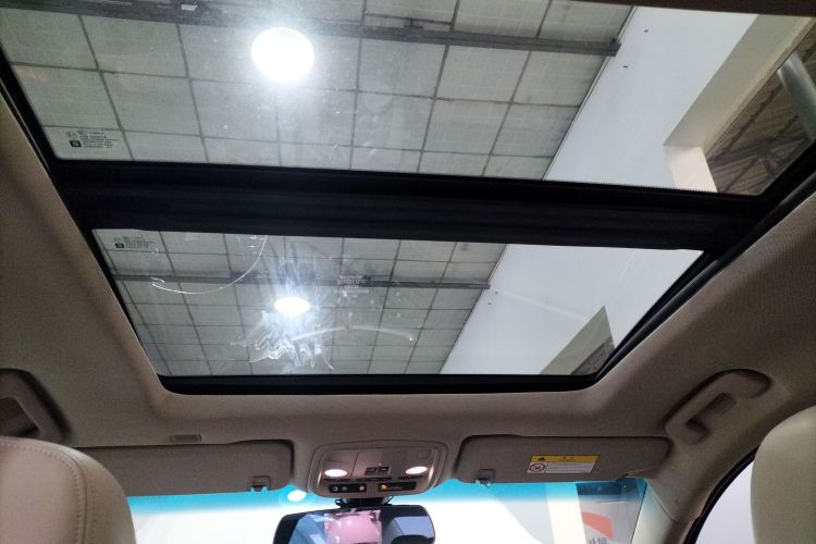 凯迪拉克XTS 2017款 28T 精英型中控内饰22