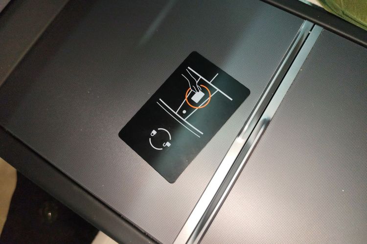 特斯拉 Model 3 2023款 长续航全轮驱动版中控内饰11