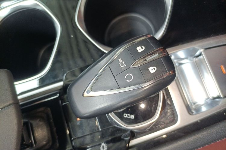 长安 逸动 2023款 畅享版 PLUS 蓝鲸NE 1.4T GDI DCT尊贵版中控内饰7001