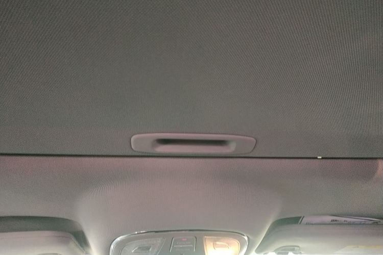 江汽集团 江淮iEVA60 2019款 旗舰型中控内饰22