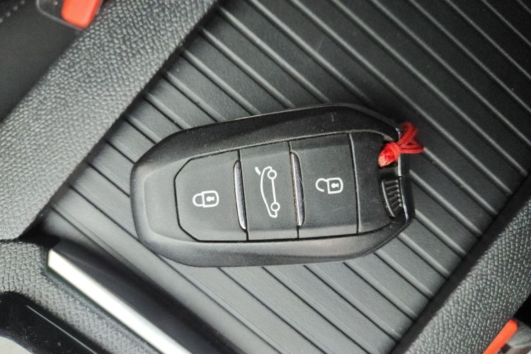 标致408 2022款 1.6T 追光版中控内饰11