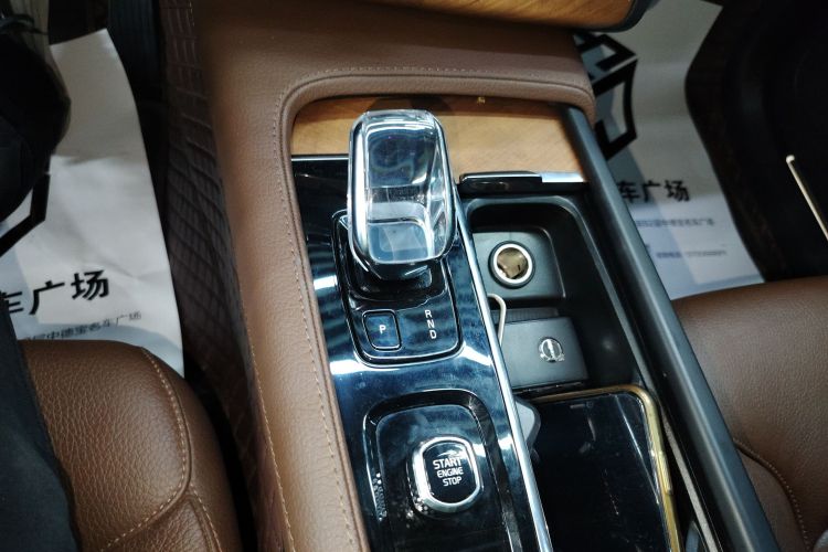 沃尔沃XC90 2022款 B6 智逸豪华版 7座中控内饰18