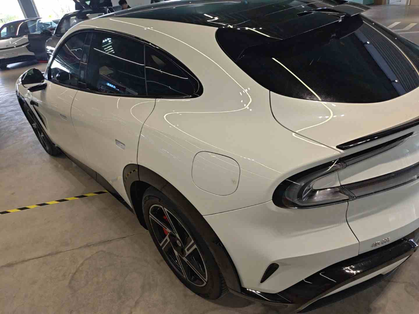 小米汽车 小米YU7 2025款 超长续航高性能四驱Max版(3)