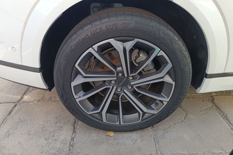 领克09 EM-P 2023款 2.0TD EM-P 远航版PM 七座车身外观6008