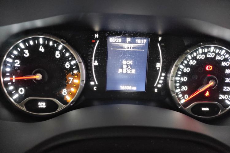 Jeep 自由侠 2016款 1.4T 自动高能版局部细节14