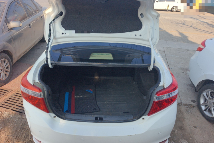 丰田 威驰 2014款 1.3L 手动型尚版中控内饰23