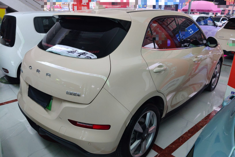 欧拉好猫 2023款 401km标准续航 豪华型 磷酸铁锂车身外观7