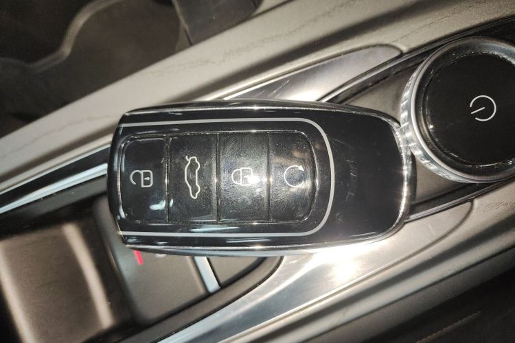 奇瑞 艾瑞泽8 2023款 1.6T DCT雅中控内饰7001