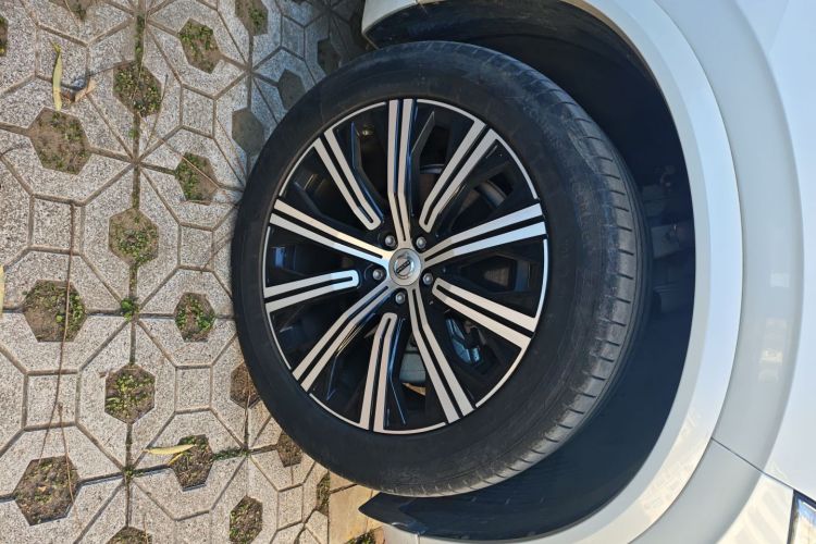 沃尔沃XC90 2021款 B5 智行豪华版 7座车身外观10