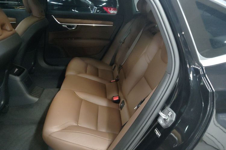 沃尔沃S90新能源 2025款 插电式混动 四驱长续航智逸豪华版中控内饰21