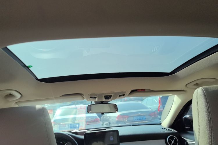 奔驰GLA 2016款 GLA 220 4MATIC 时尚型中控内饰22