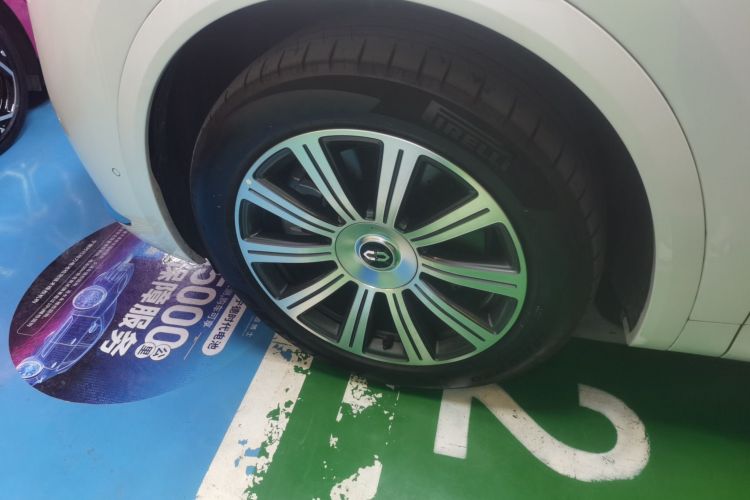 鸿蒙智行 问界M8 2025款 增程 Max+版 53.4kWh 6座版车身外观6007