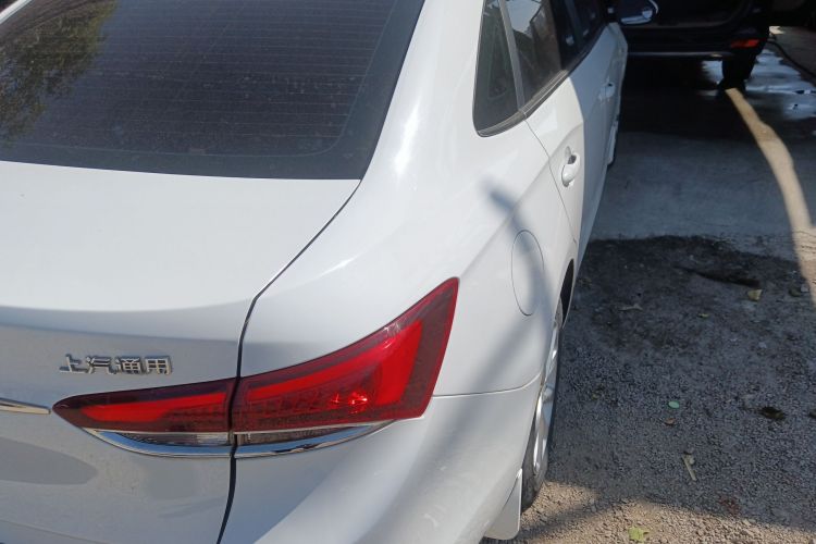 别克 英朗 2019款 15T 双离合进取型 国VI车身外观9