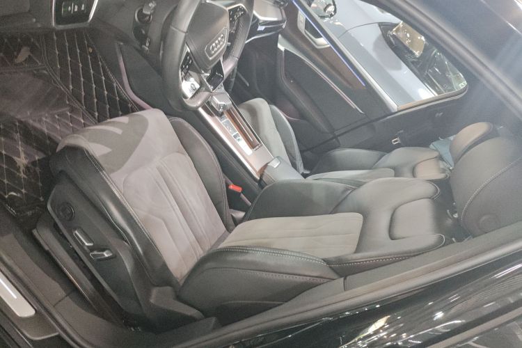 奥迪A6L 2023款 45 TFSI quattro 尊享动感型中控内饰19