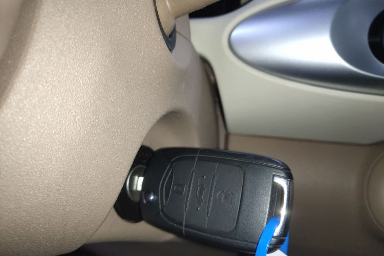 五菱汽车 宏光MINIEV 2025款 四门版 进阶款中控内饰7001