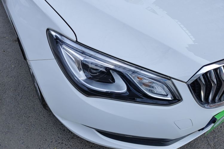 别克 英朗 2015款 15N 手动精英型车身外观8