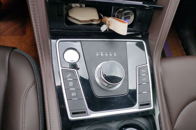 众泰 大迈X7 2018款 2.0T 自动尊贵型中控内饰18