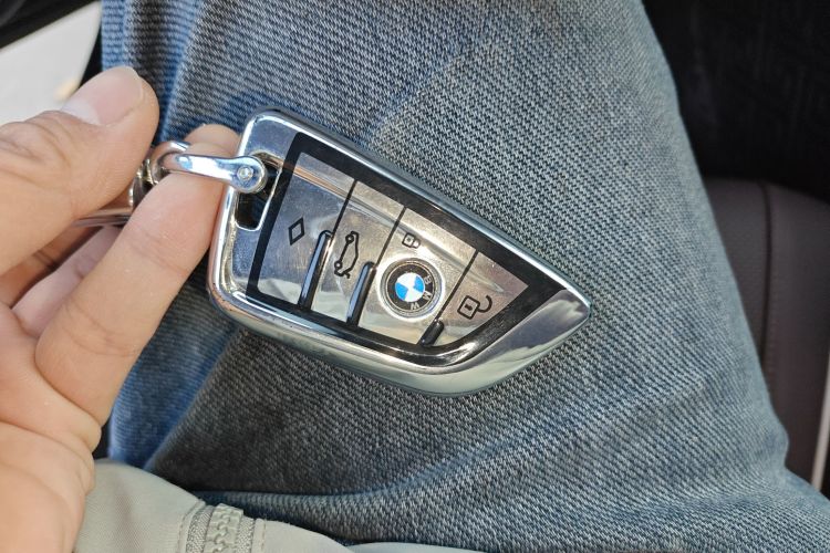 宝马5系 2022款 改款 530Li 领先型 M运动套装中控内饰11