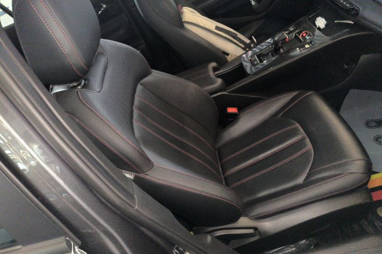 广汽传祺 影豹 2023款 270T DCT J15版局部细节41