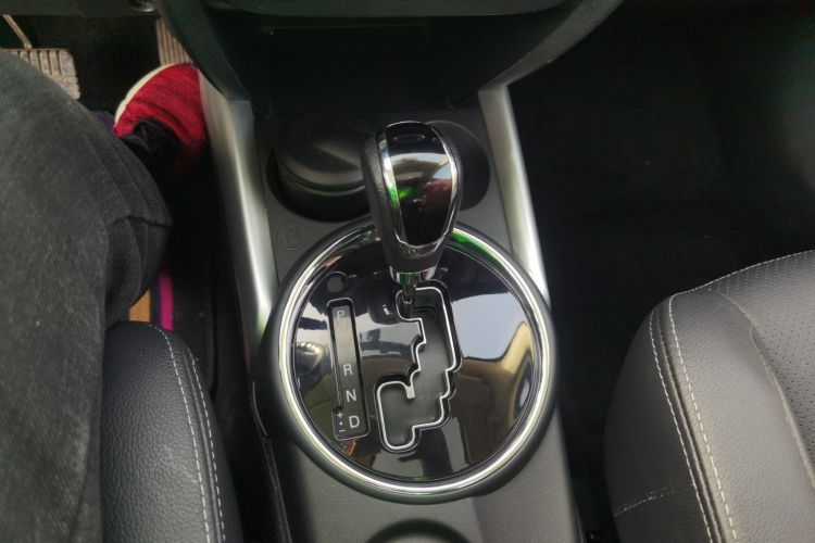 三菱 劲炫ASX 2018款 2.0L CVT两驱尊享版中控内饰18