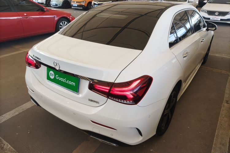 奔驰A级 2022款 改款二 A 200 L 运动轿车时尚型车身外观7