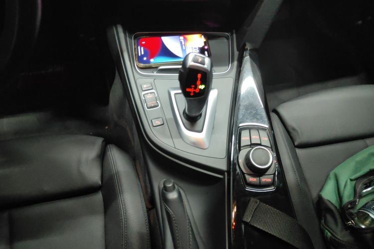 宝马3系 2018款 320Li 时尚型局部细节18