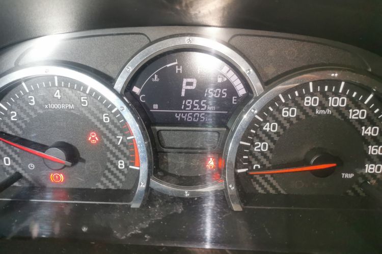 铃木 吉姆尼 2015款 1.3 AT Mode3导航版中控内饰15