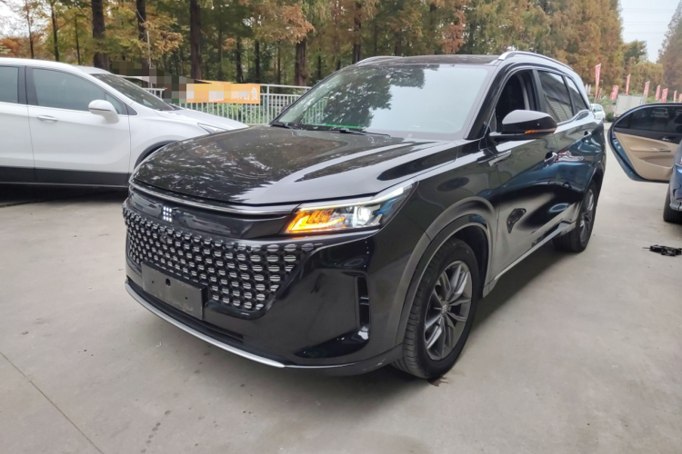 蓝电E5 2023款 1.5L DE-i 100KM畅享型 7座车身外观1