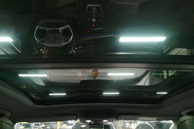 奥迪Q4 e-tron 2024款 40 e-tron 创行版中控内饰22