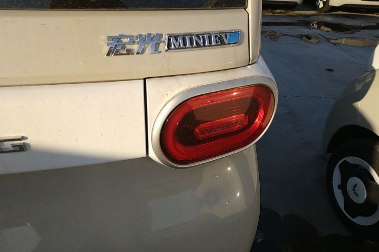 五菱汽车 宏光MINIEV 2024款 第三代 215km 青春版车身外观9