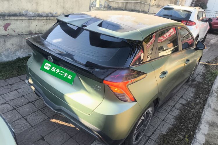 名爵 MG4 EV 2022款 425km 豪华版车身外观7