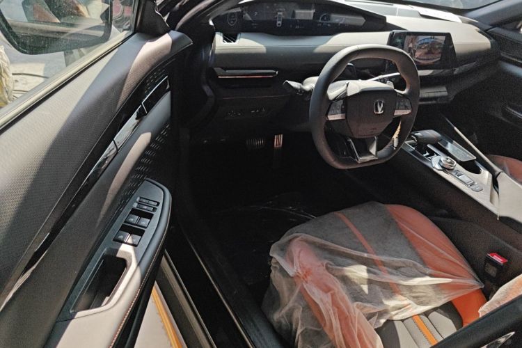 长安UNI-V 2024款 1.5T 尊贵运动型中控内饰7003