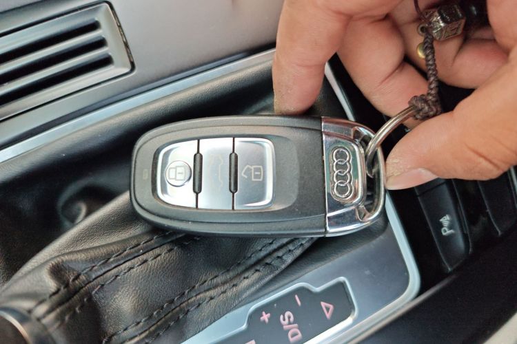 奥迪Q5 2017款 Plus 40 TFSI 进取型中控内饰11