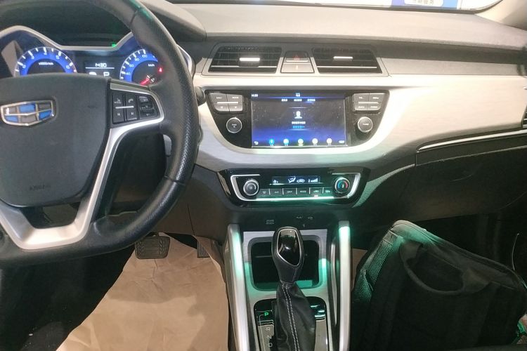 吉利汽车 远景X3 2017款 1.5L 自动尊贵型中控内饰16