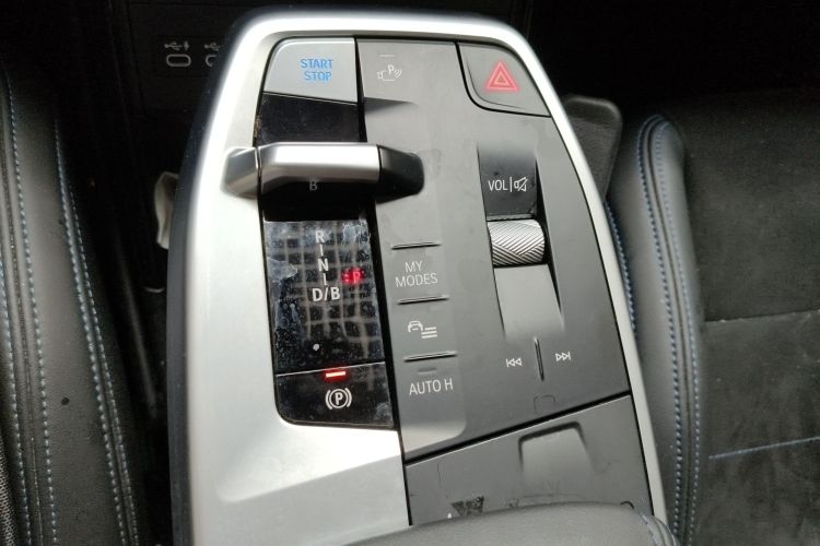 宝马iX1 2023款 xDrive30L M运动套装局部细节18