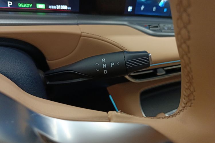 岚图汽车 岚图FREE 2024款 超长续航智驾版中控内饰18