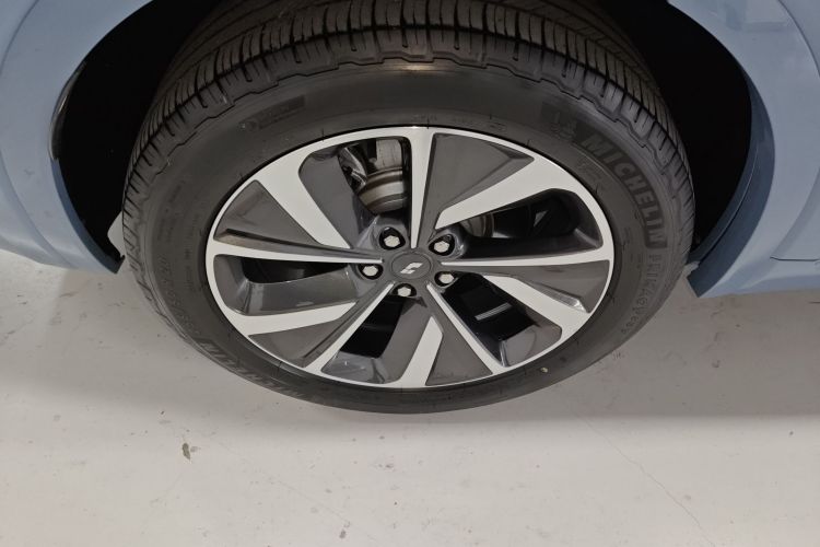 理想汽车 理想ONE 2021款 增程6座版车身外观6006