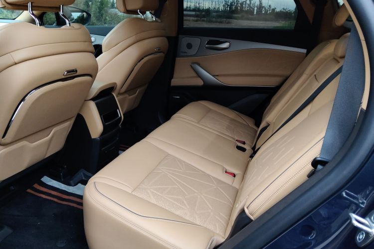 腾势N8 2023款 四驱超混旗舰七座版中控内饰21