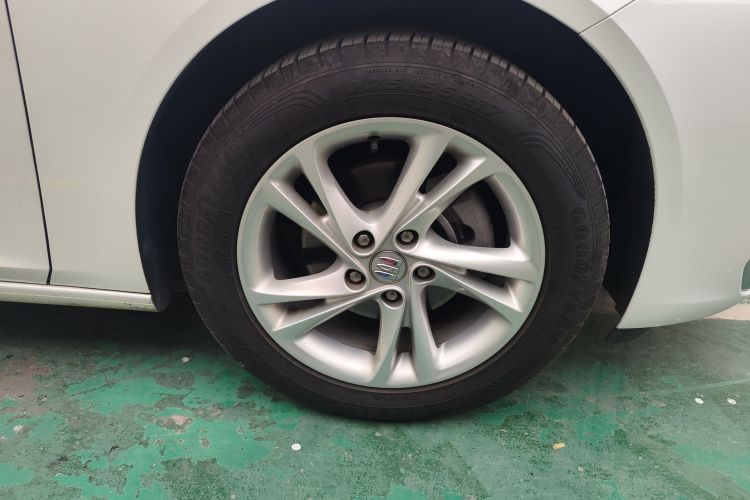 别克 君威 2024款 25T 超享版车身外观10