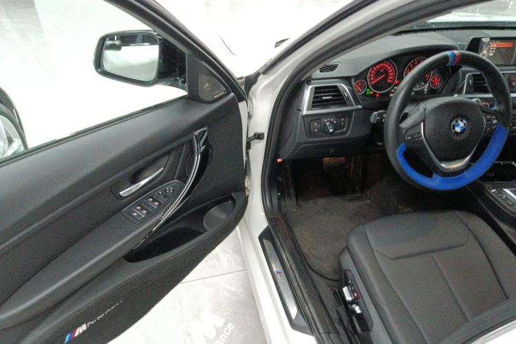 宝马3系 2017款 320Li M运动型中控内饰20