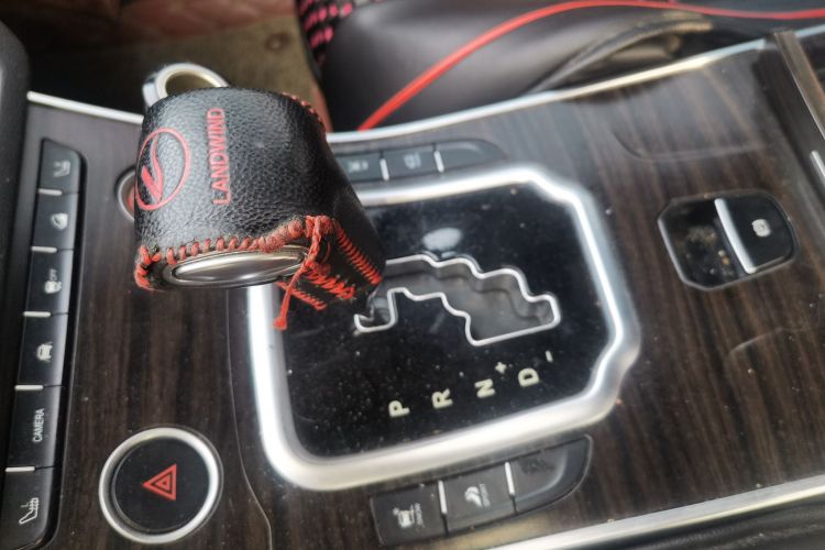 陆风X7 2015款 2.0T 全景旗舰版中控内饰18