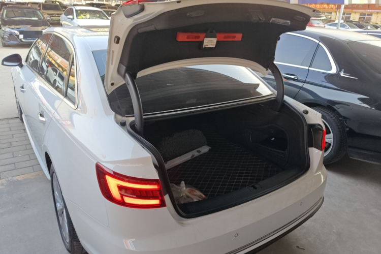 奥迪A4L 2019款 40 TFSI 进取型 国VI局部细节23