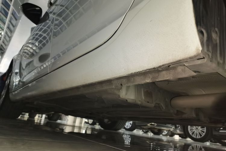 别克 君威 2015款 1.6T 精英技术型局部细节9002